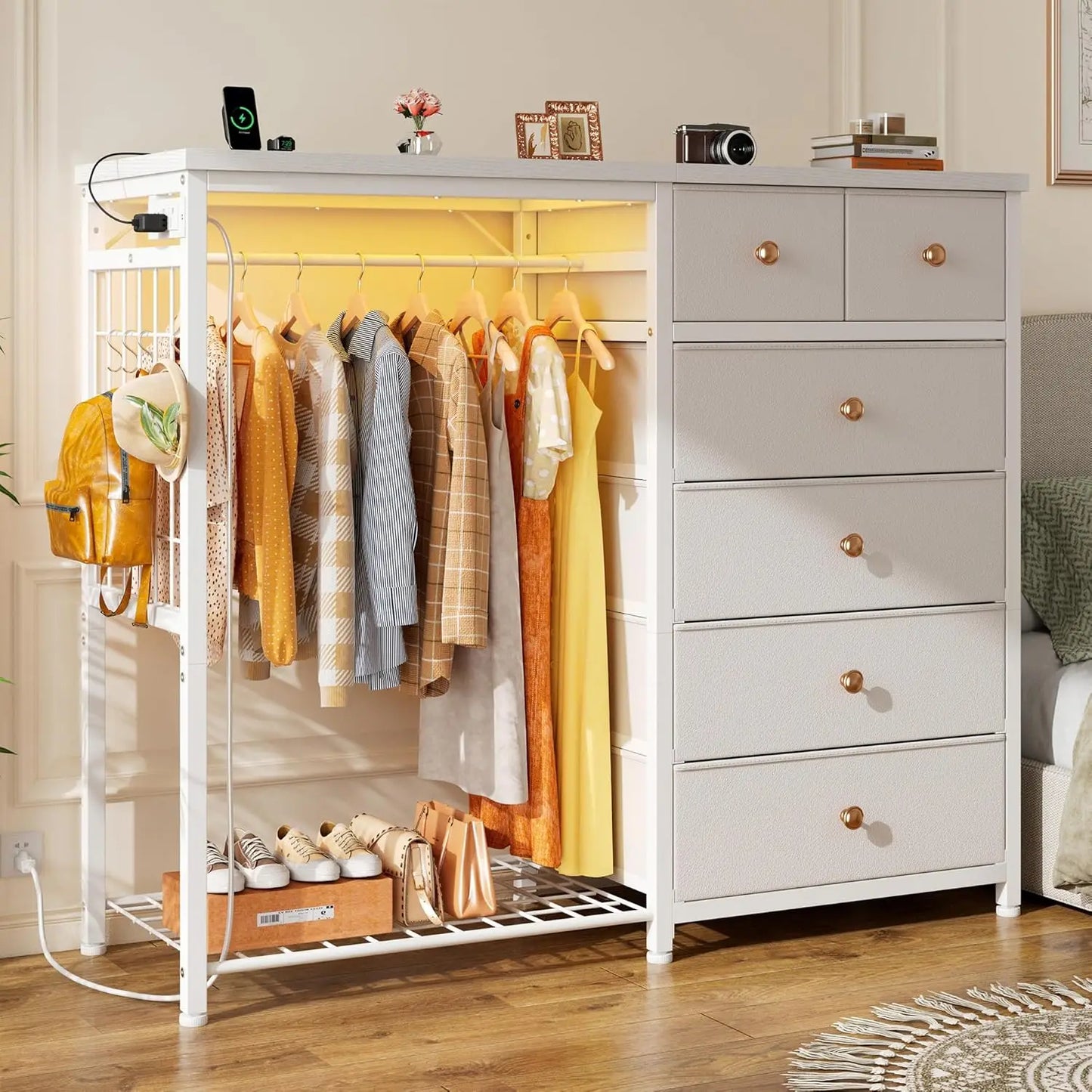 Chengwei Modern Dresser With LED Lights And Charging Station